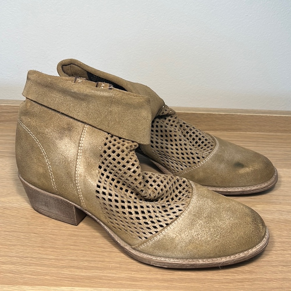 Worn once Roan suede distressed booties ankle boots tan 9 NO box western country